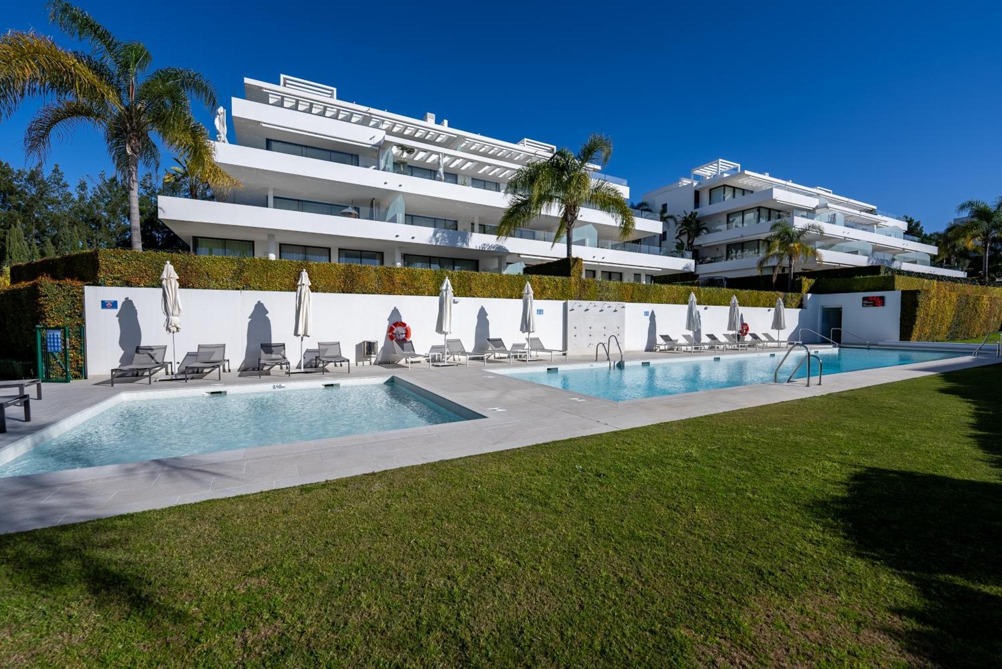 Marbella Golf & Sea Lodge Estepona Exterior foto